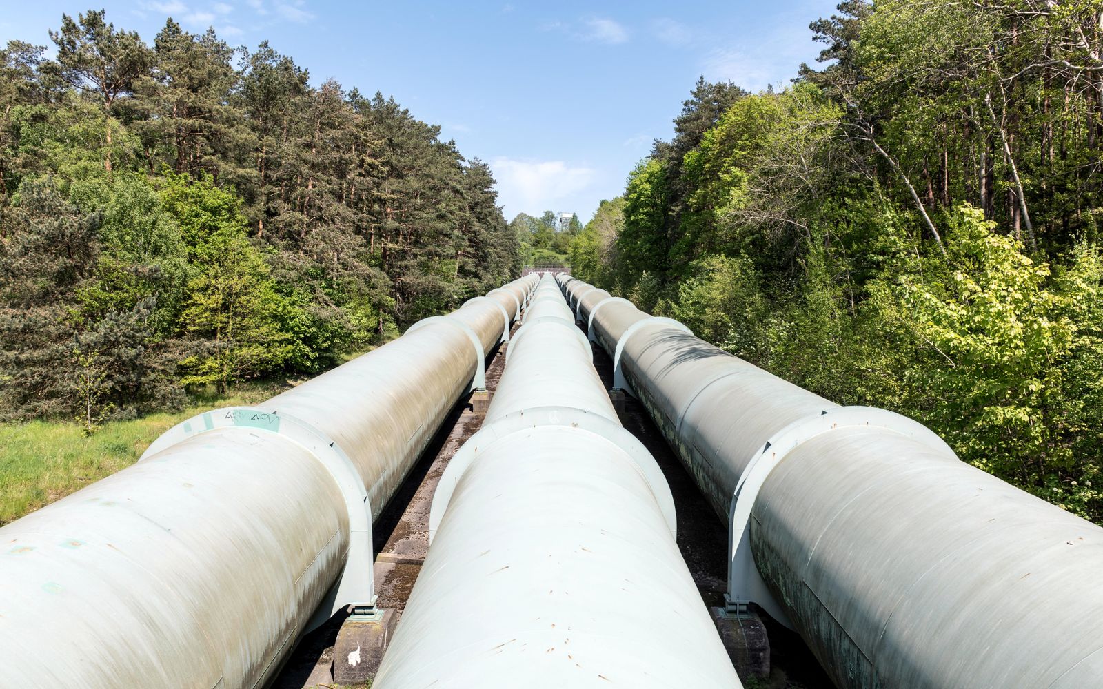 Large-diameter pipelines