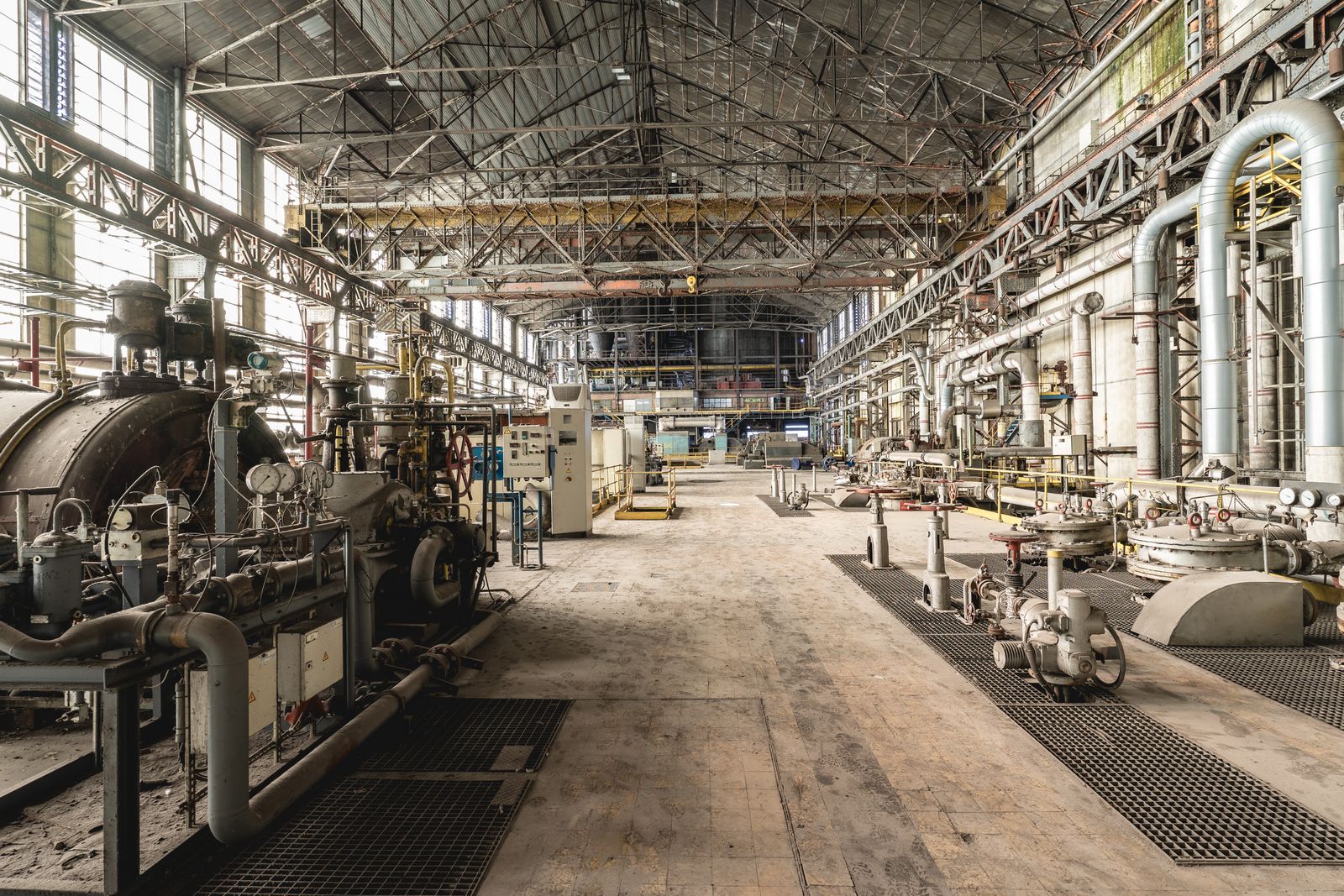 Power plant steam header piping